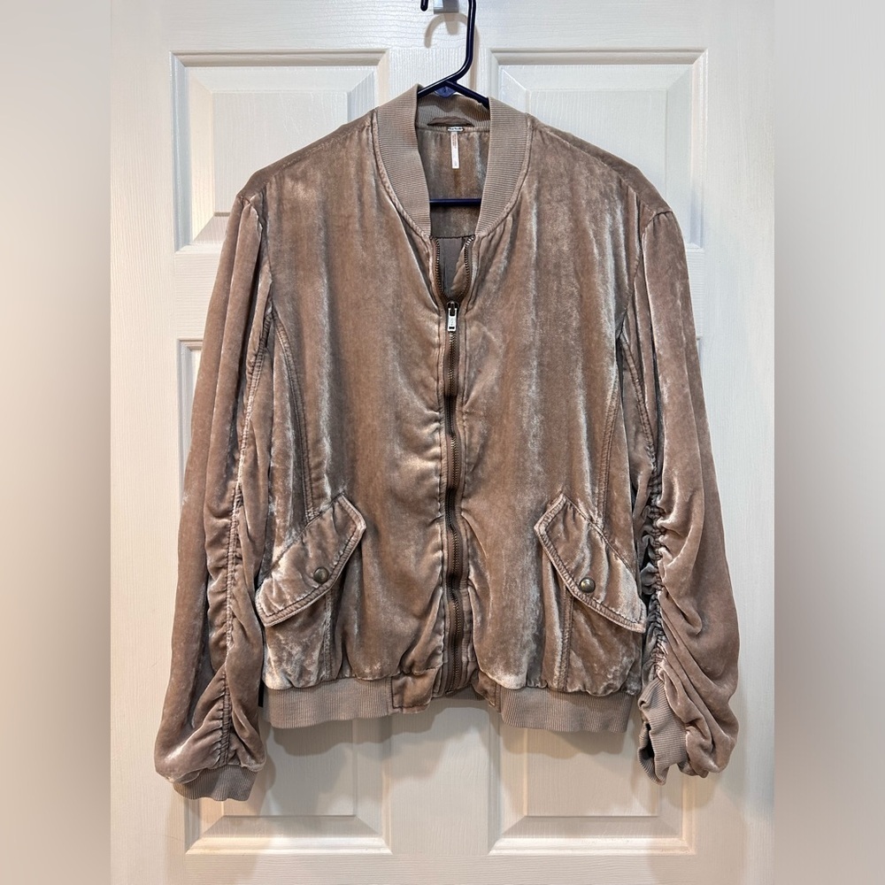 Free People Ruched Velvet Women’s Bomber Jacket Size L Stone Beige Boho Festive
